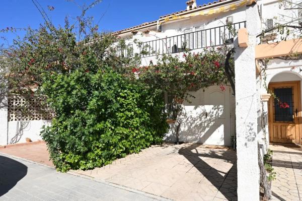 Chalet wolnostojący na sprzedaż w  Calle Chopin, Gran Alacant photo 1