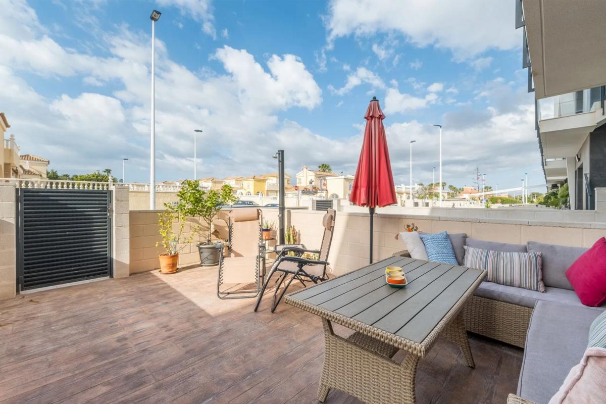 Продажа таунхауса в Calle de Xipre , Гран-Алакант photo 1