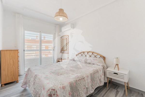 Четырехквартирный дом на продажу на  Tamarit - Playa Lissa , Санта Пола photo 1