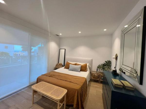 Частный шале на продаже в  Calas de Santa Pola este, Санта Пола photo 1