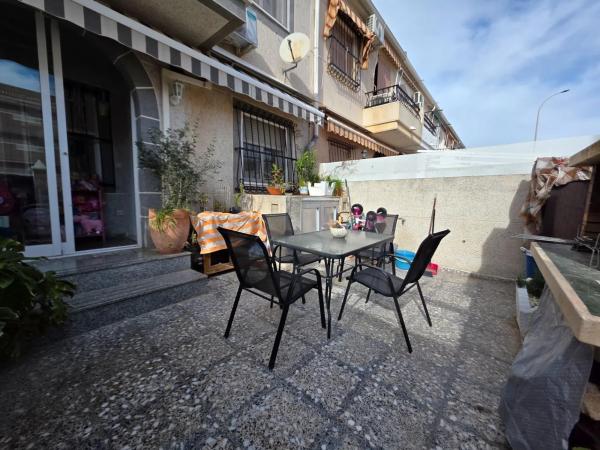 Частный шале на продаже в Avenida Verge del Pilar, Санта Пола photo 1