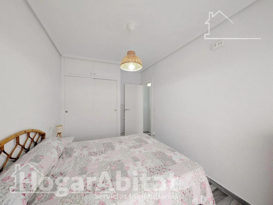 Sale of independent chalet in Calle Biar, Santa Pola
photo 4