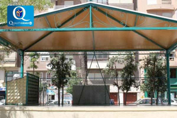 Chalet independiente en venta en Barrio Benalúa, Alicante / Alacant
 photo 2