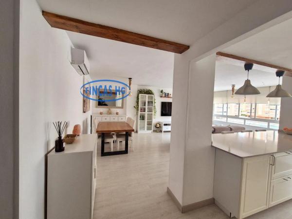 Venta de piso en Barrio El Palmeral-Urbanova-Tabarca, Alicante / Alacant
 photo 4