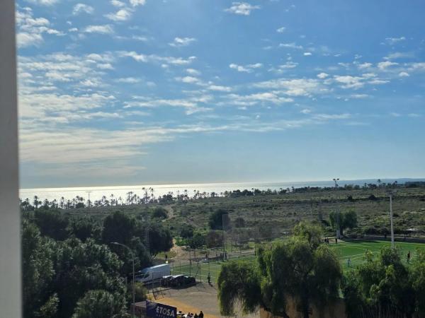 Venta de piso en Barrio El Palmeral-Urbanova-Tabarca, Alicante / Alacant
thumbnail 1