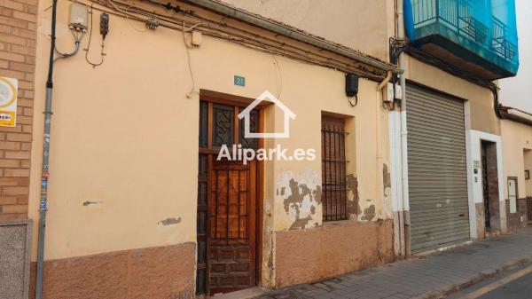 Independent chalet for sale in Calle Pol Lux, Alicante
 photo 1