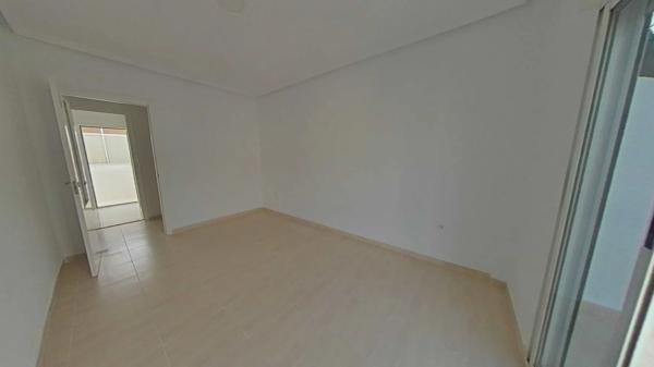 Venta de piso en Calle Profesores Hermanos Muñoz, Alicante / Alacant
photo 1