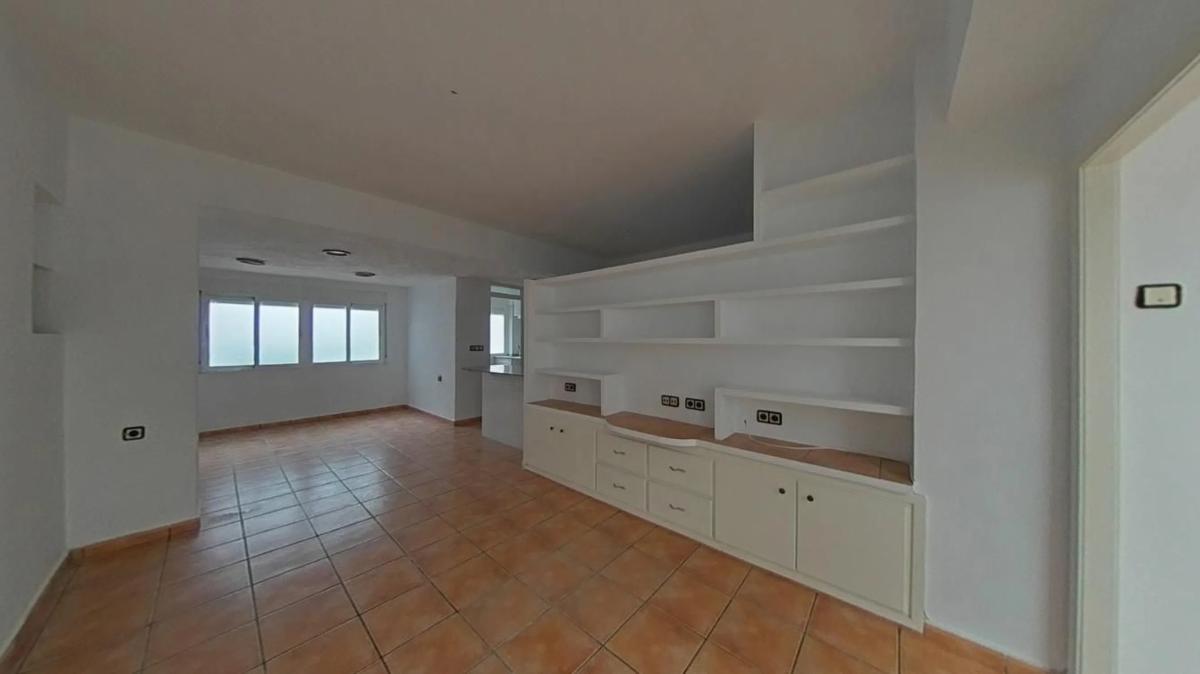 Venta de piso en Calle Alberola, Alicante / Alacant
photo 1