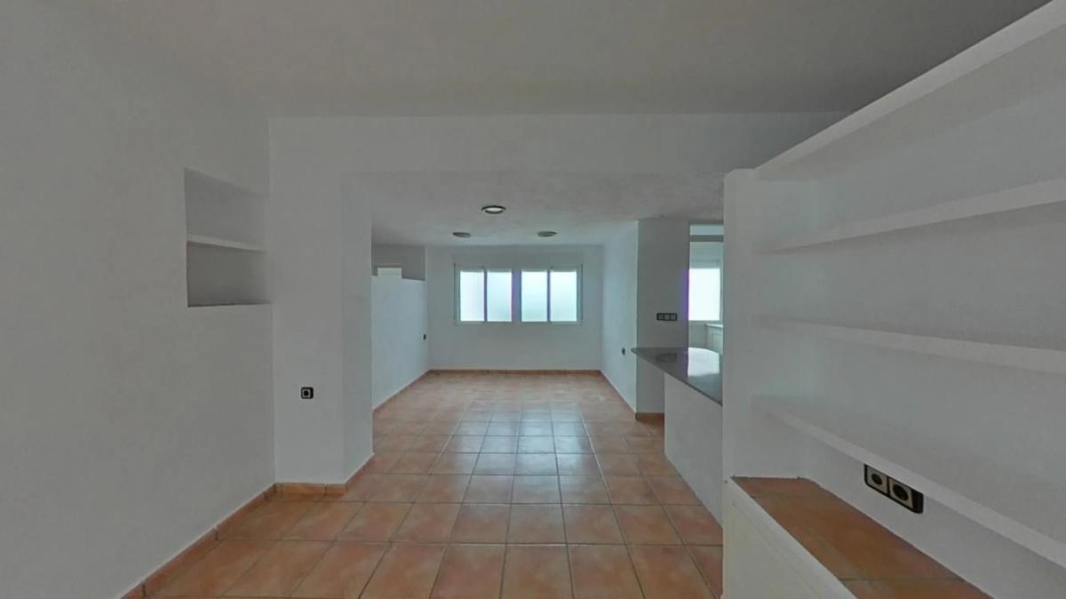 Venta de piso en Calle Alberola, Alicante / Alacant
photo 2