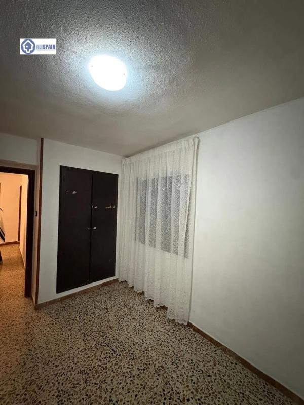 Venta de piso en Barrio La Florida Portazgo, Alicante / Alacant
photo 4