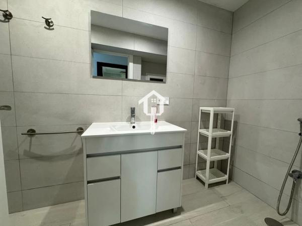 Venta de piso en Calle Escorpión, Alicante / Alacant
thumbnail 2