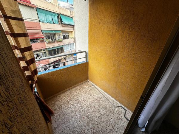 Venta de piso en Calle Astrónomo Comas Sola, Alicante / Alacant
thumbnail 1