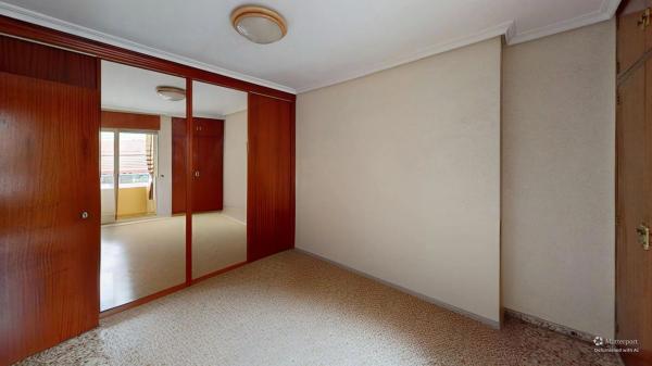 Venta de piso en Calle Astrónomo Comas Sola, Alicante / Alacant
thumbnail 2