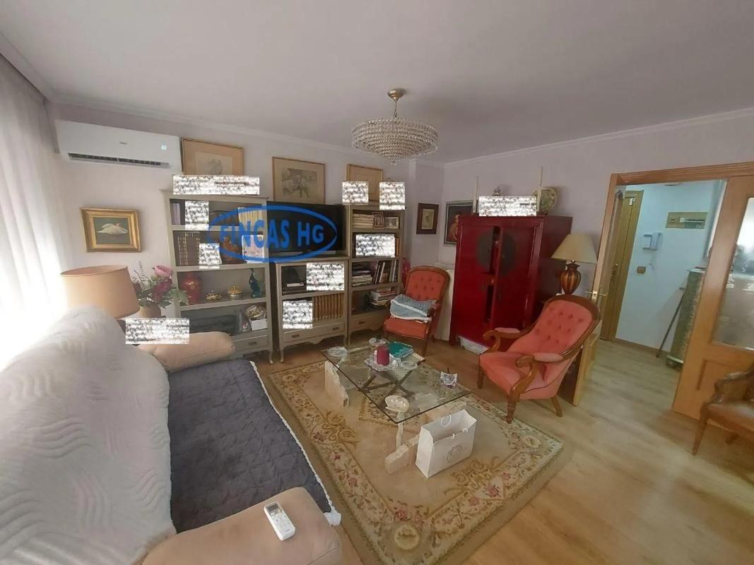 Sale of apartment in Barrio Campoamor, Alicante
 photo 3