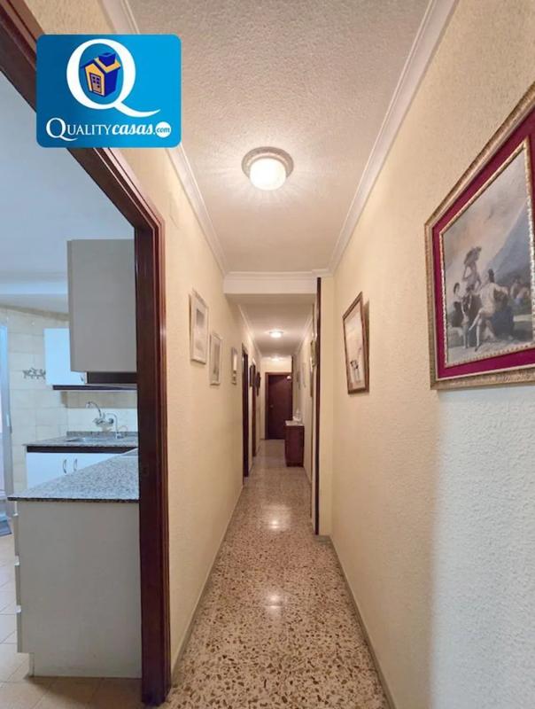 Sprzedaż mieszkania w Barrio Carolinas Altas, Alicante / Alacant
photo 2