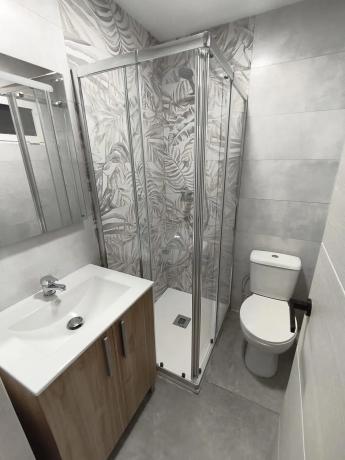 Venta de piso en Barrio Campoamor, Alicante / Alacant
photo 1