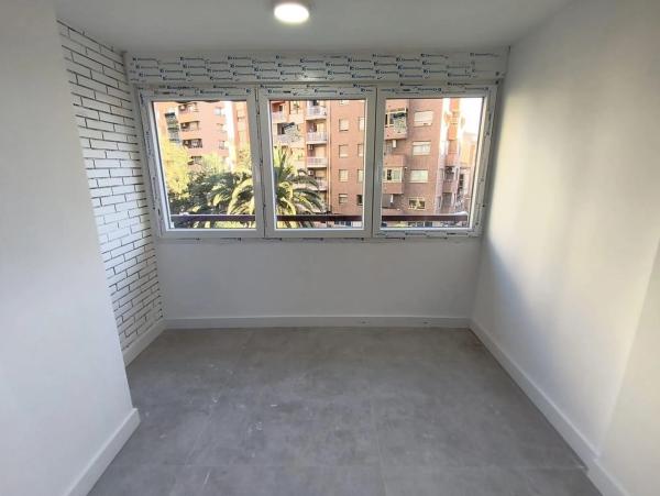 Venta de piso en Barrio Campoamor, Alicante / Alacant
photo 1