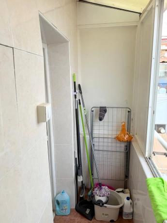 Sale of flat in Calle Foguerer, Alicante
thumbnail 1