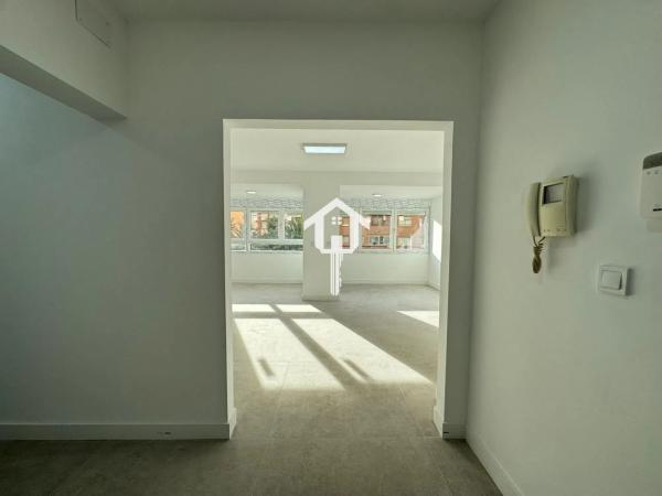 Venta de piso en Calle del Alcalde Alfonso de Rojas, Alicante / Alacant
photo 1