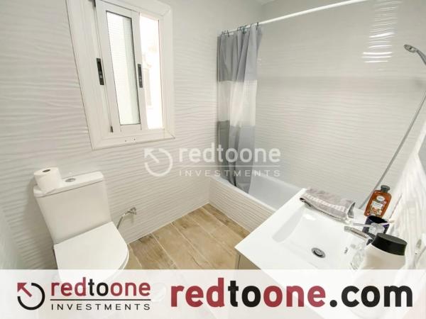 Sale of flat in Barrio Carolinas Altas, Alicante
photo 1