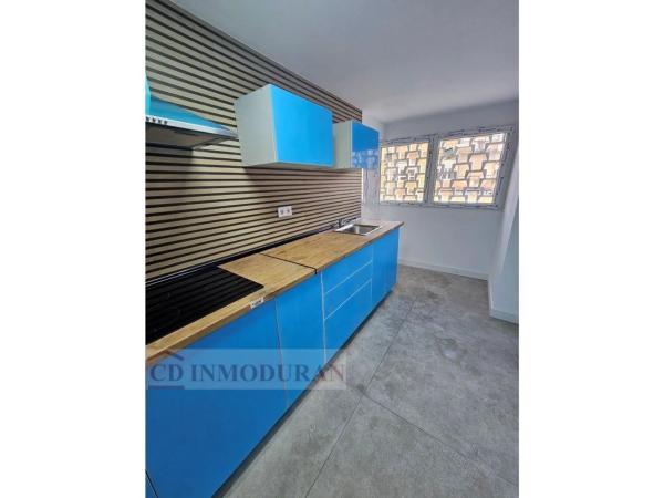 Venta de piso en Calle Capitán Amador, 10 -20, Alicante / Alacant
photo 1