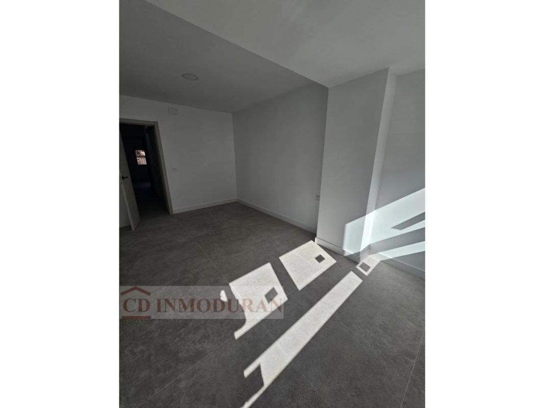 Продажа квартиры на Calle Capitán Amador, 10 -20, Аликанте / Алакант
 photo 5