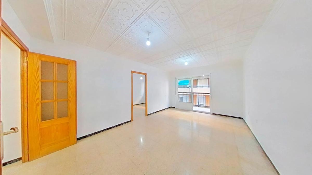 Venta de piso en Barrio Campoamor, Alicante / Alacant
photo 3