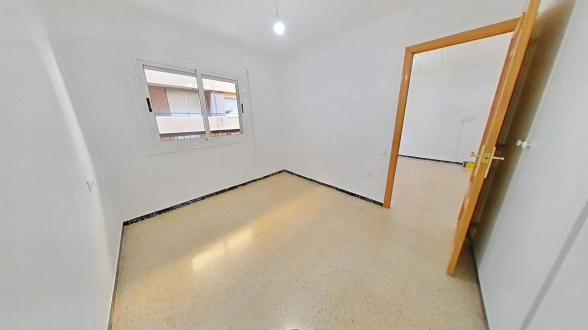 Venta de piso en Barrio Campoamor, Alicante / Alacant
photo 4