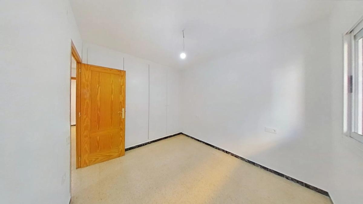 Venta de piso en Barrio Campoamor, Alicante / Alacant
photo 5