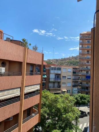 Sale of flat in Calle Elda, 32, Alicante
 photo 2