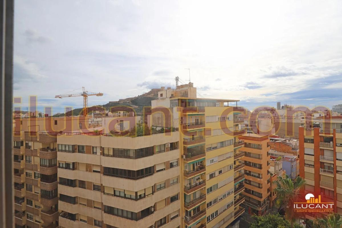 Venta de piso en Barrio Campoamor, Alicante / Alacant
photo 2