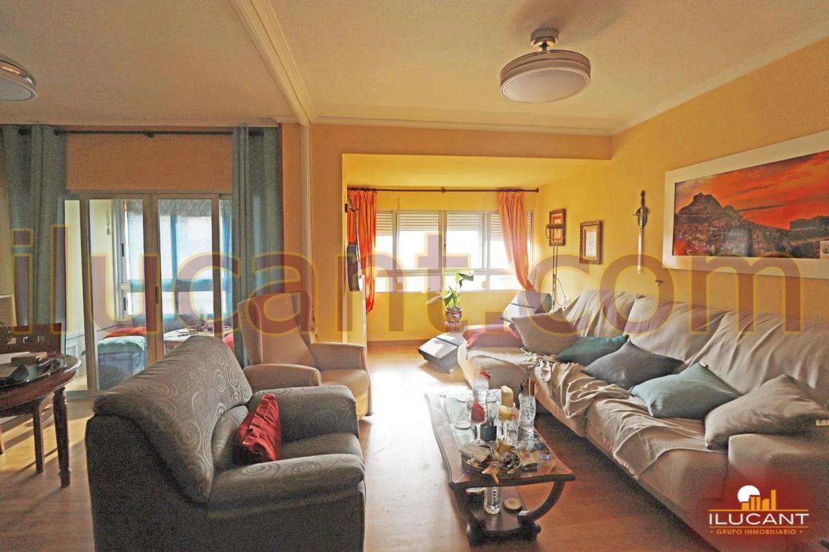 Venta de piso en Barrio Campoamor, Alicante / Alacant
photo 3