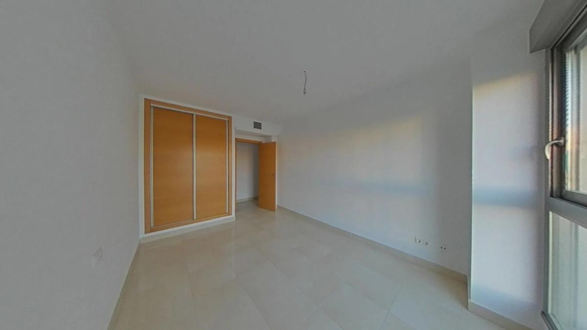 Sale of apartment in Calle Vicente Alexandre, Alicante
 photo 3