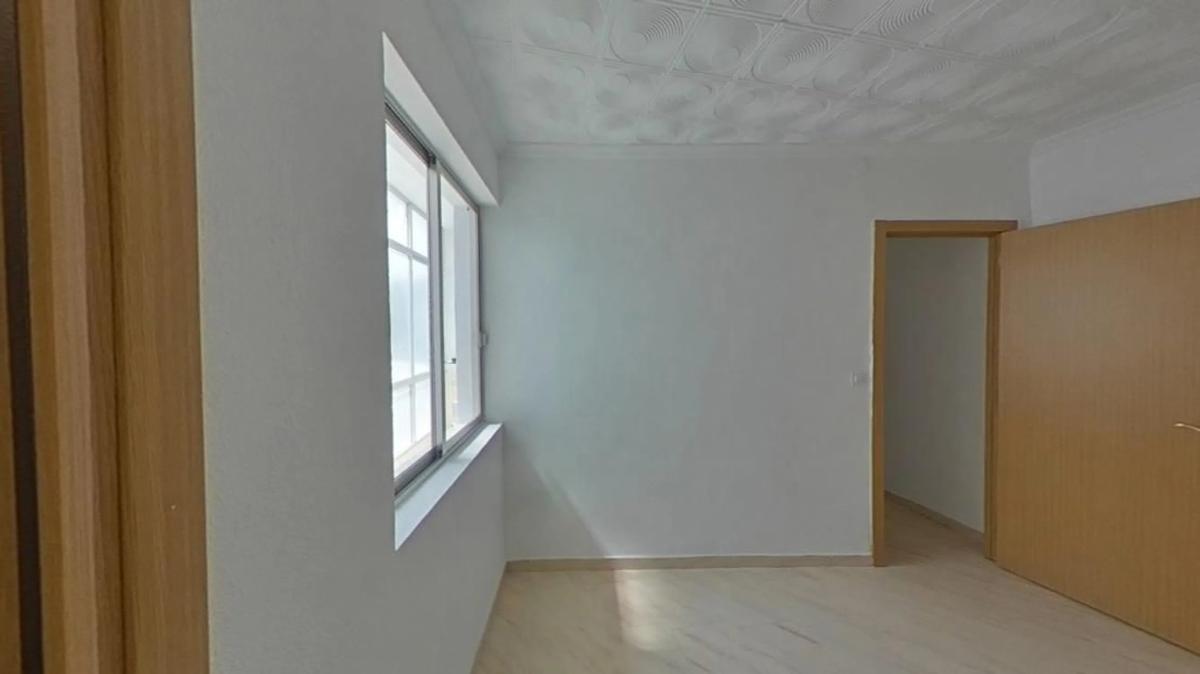 Venta de piso en Calle Nou d'Octubre, Alicante / Alacant
photo 3