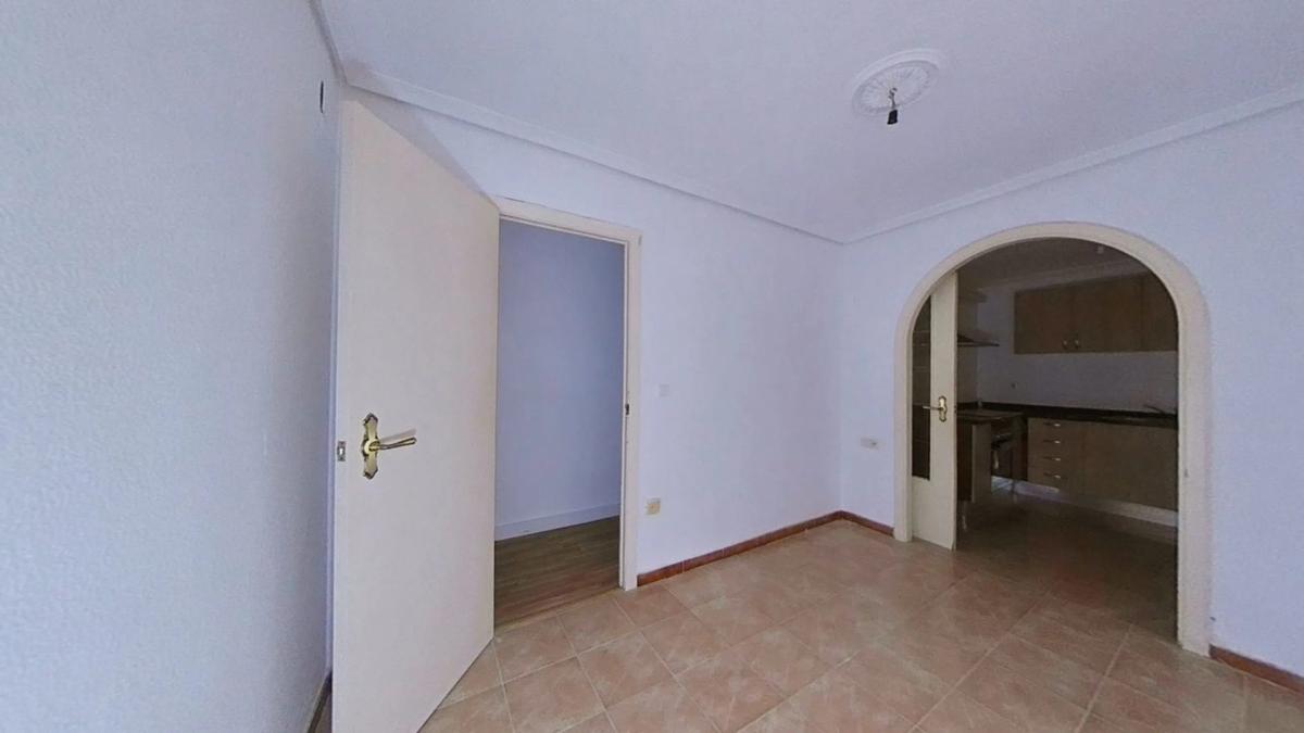 Venta de piso en Calle Teniente Durán, Alicante / Alacant
photo 1