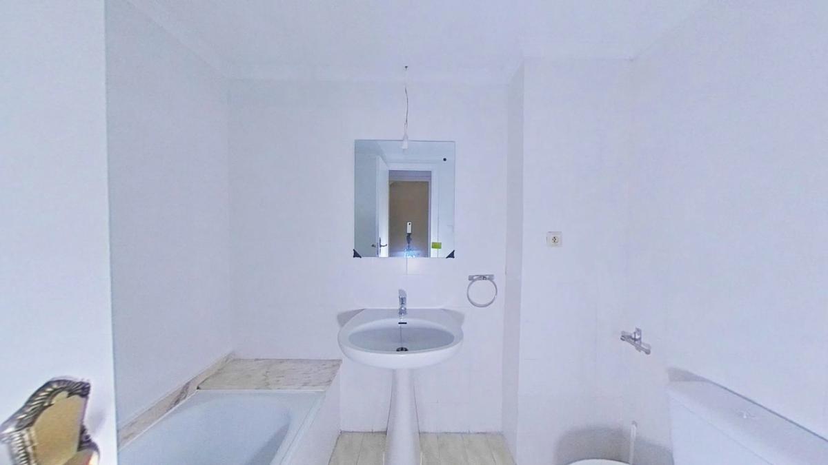 Venta de piso en Calle Teniente Durán, Alicante / Alacant
photo 4