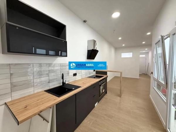 Venta de piso en Barrio Carolinas Altas, Alicante / Alacant
thumbnail 3