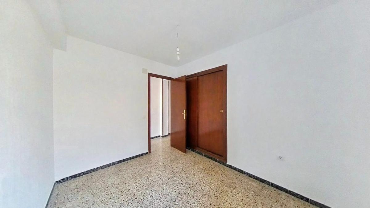 Venta de piso en Barrio Carolinas Bajas, Alicante / Alacant
photo 1