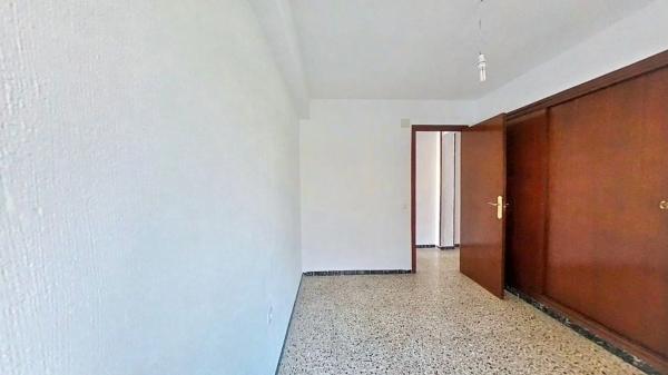 Venta de piso en Barrio Carolinas Bajas, Alicante / Alacant
thumbnail 1