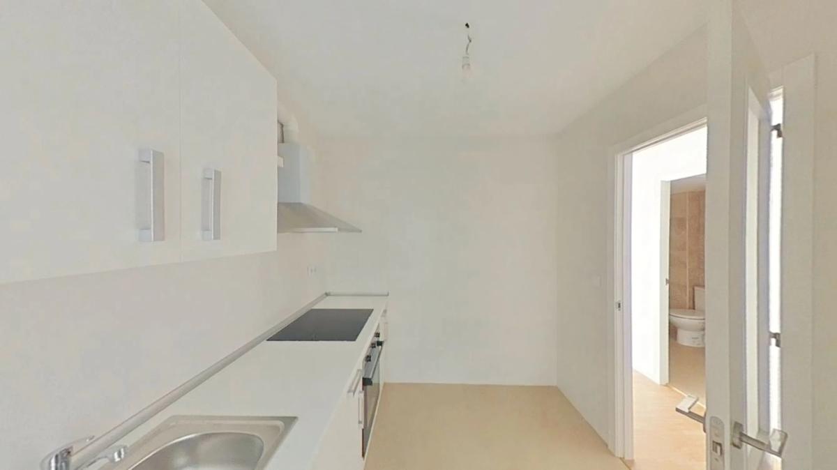 Venta de piso en Barrio Carolinas Altas, Alicante / Alacant
 photo 2