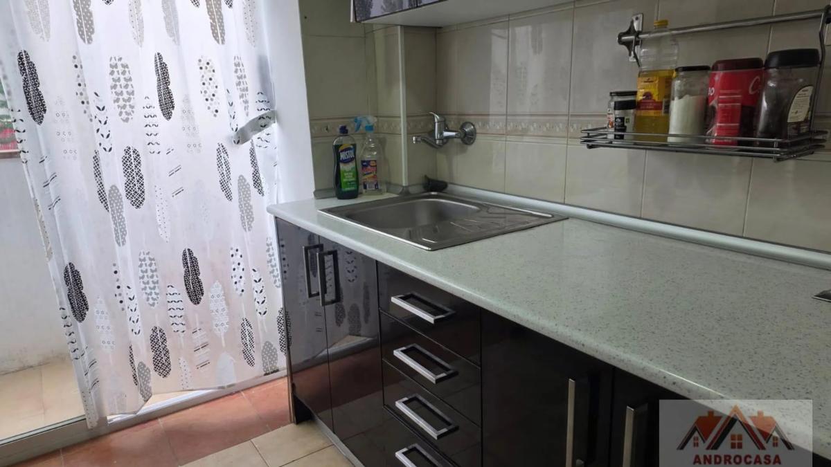 Venta de piso en Barrio Carolinas Altas, Alicante / Alacant
photo 1