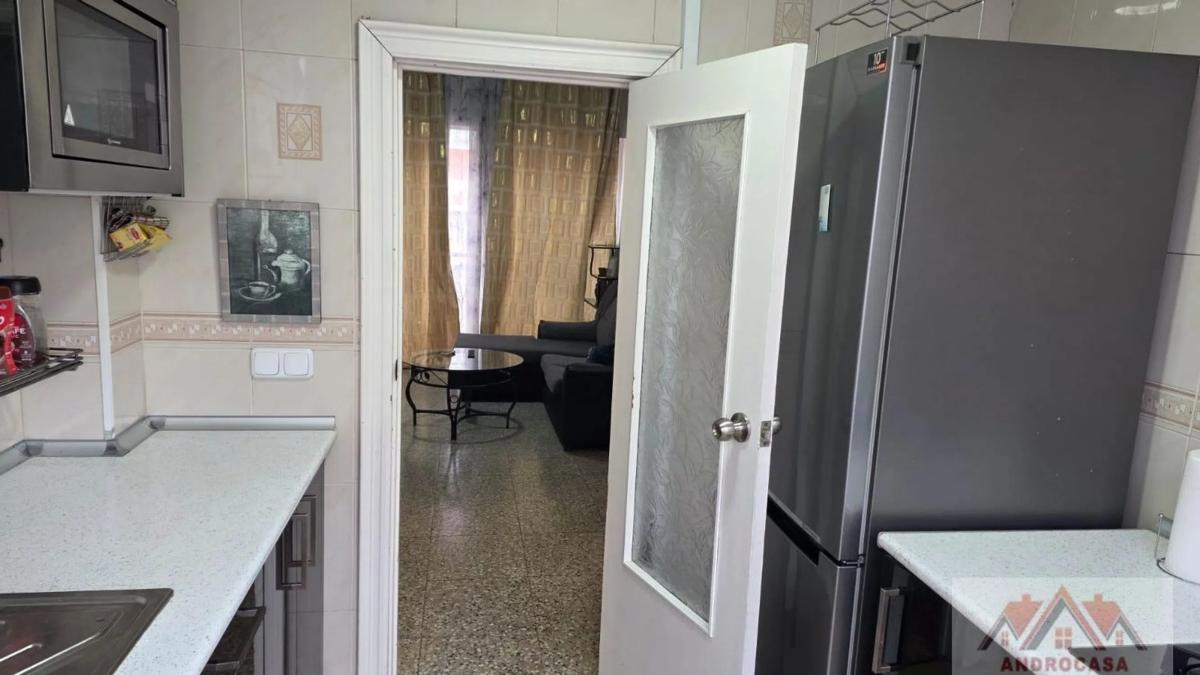 Venta de piso en Barrio Carolinas Altas, Alicante / Alacant
photo 3