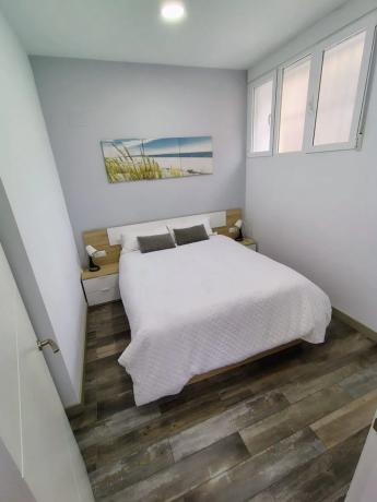 Sale of flat in Calle Maestro Caballero, Alicante
thumbnail 1