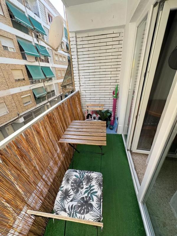 Venta de piso en Barrio Carolinas Altas, Alicante / Alacant
photo 1