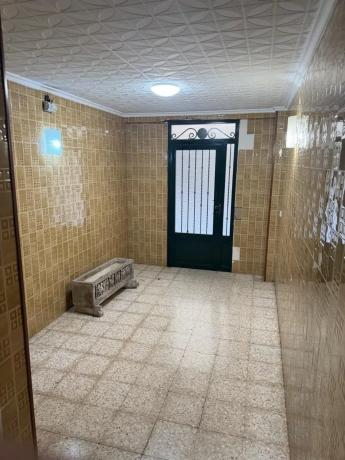 Sale of flat in Barrio Carolinas Altas, Alicante
 photo 2