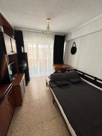 Sale of flat in Barrio Carolinas Altas, Alicante
 photo 3
