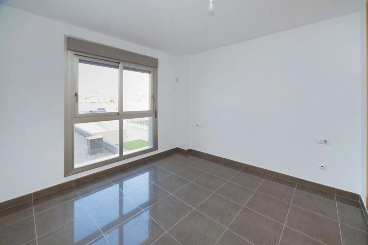 Venta de piso en Calle Vicente Alexandre, Alicante / Alacant
 photo 4