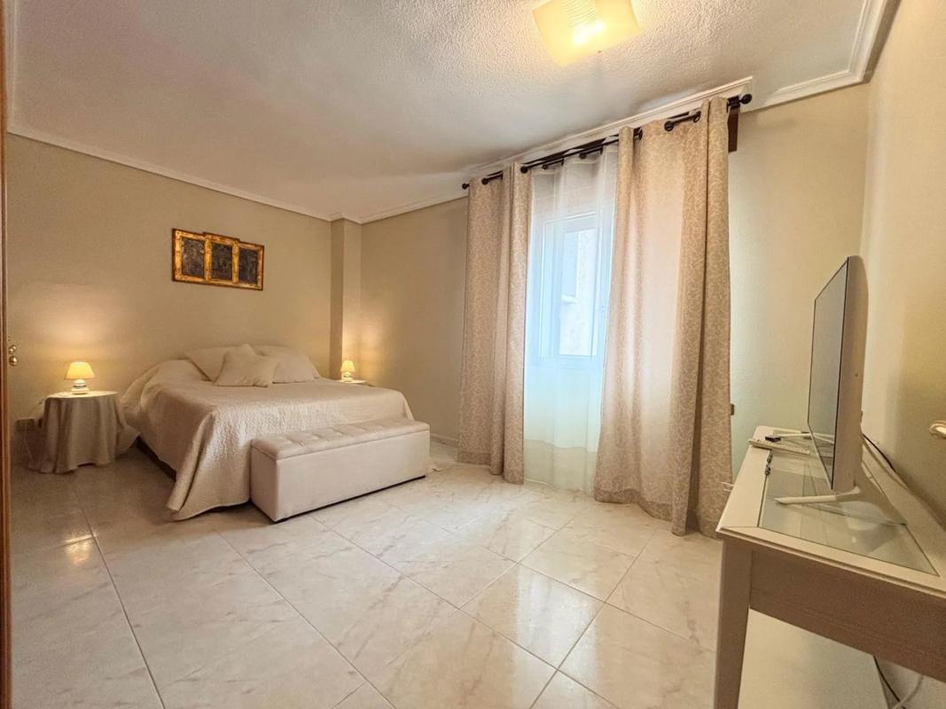 Sale of apartment in Avenida del Doctor Gadea, 1, Alicante
photo 3