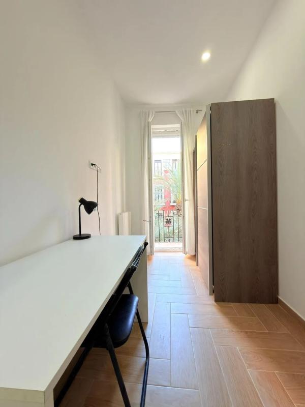 Sale of apartment in Calle San Vicente, Alicante
photo 2