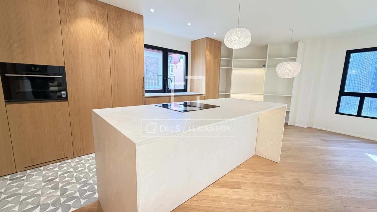 Venta de duplex en Calle Navas, Alicante / Alacant photo 1